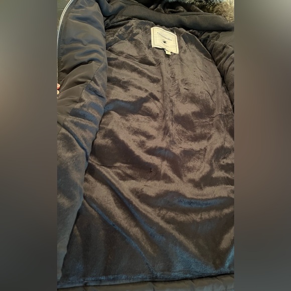 Greenlander Puffer Vest Faux Fur Hood removable Black Womens SZ. Large - Picture 16 of 16